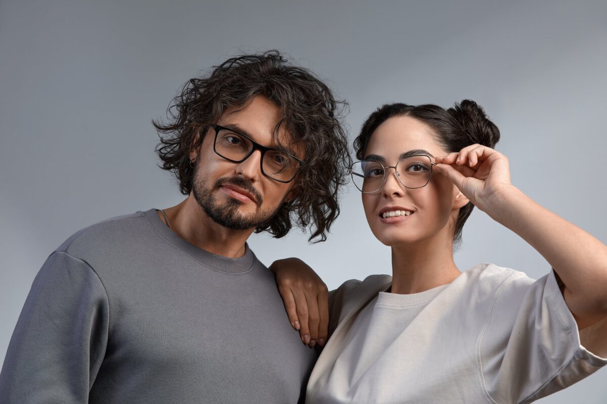 Progressive reading glasses for men and women – no-line bifocals for seamless vision correction