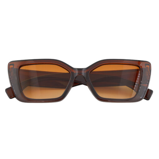 Minimalist tortoise cat-eye sunglasses for trendsetters